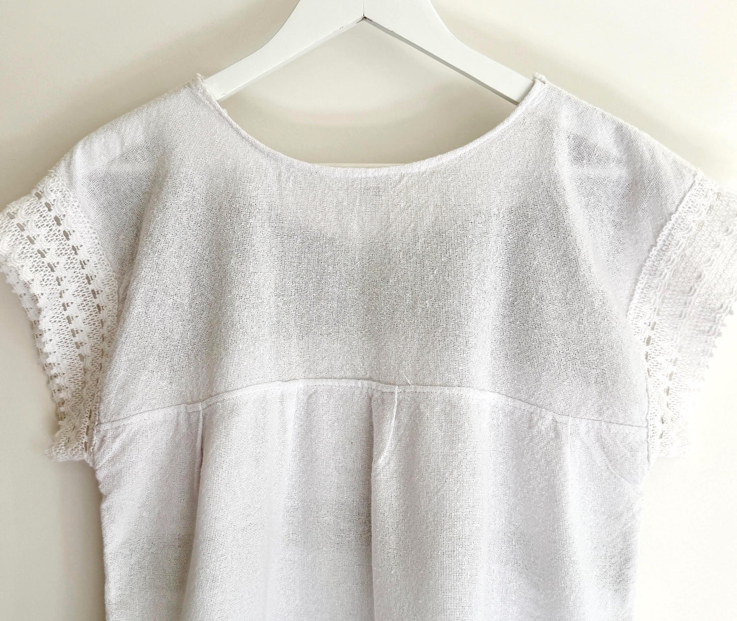 Embroidered Floral Tunic Top Vintage 70s Made in Mexico White Cotton