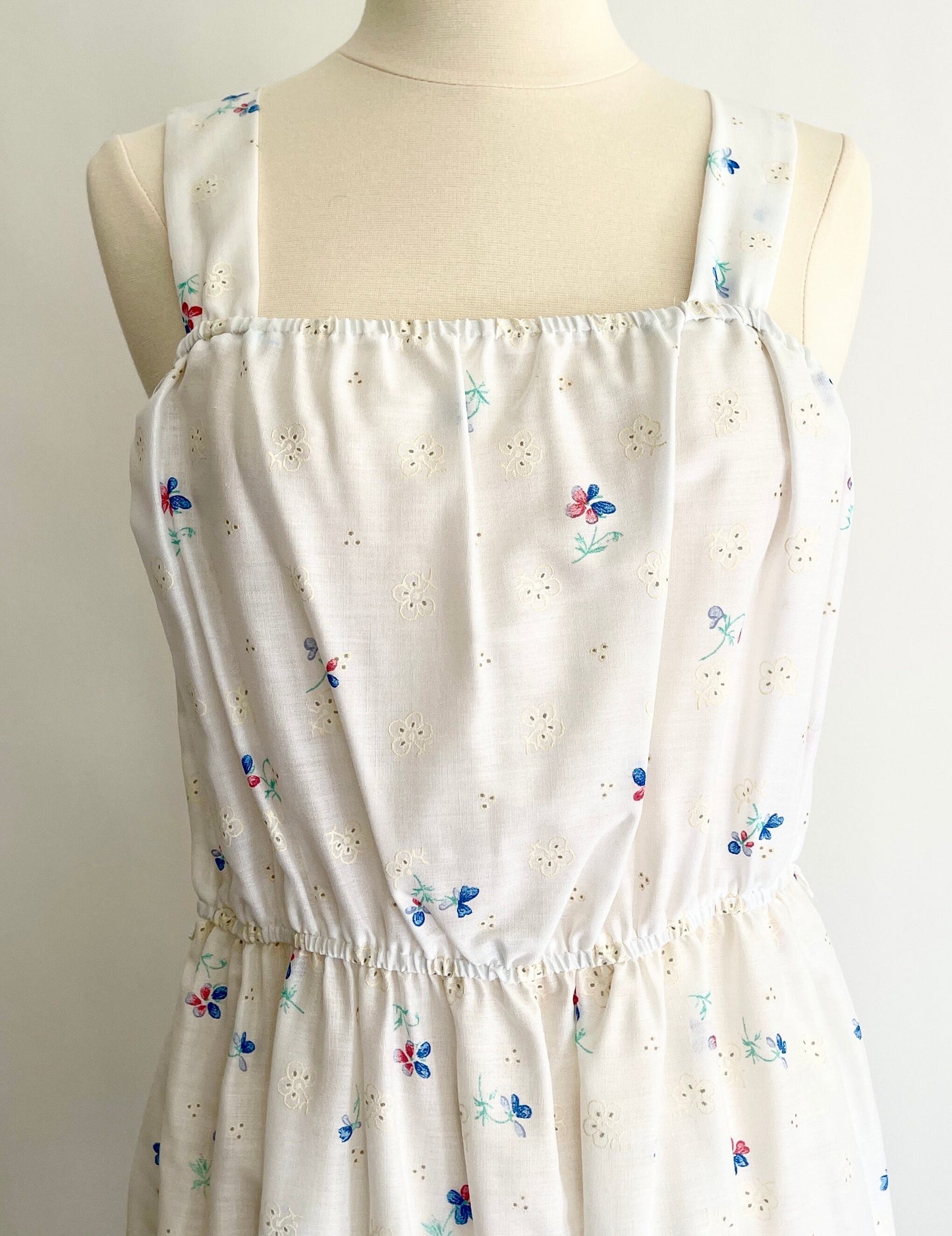 Vintage White Floral Dress Western Prairie Style