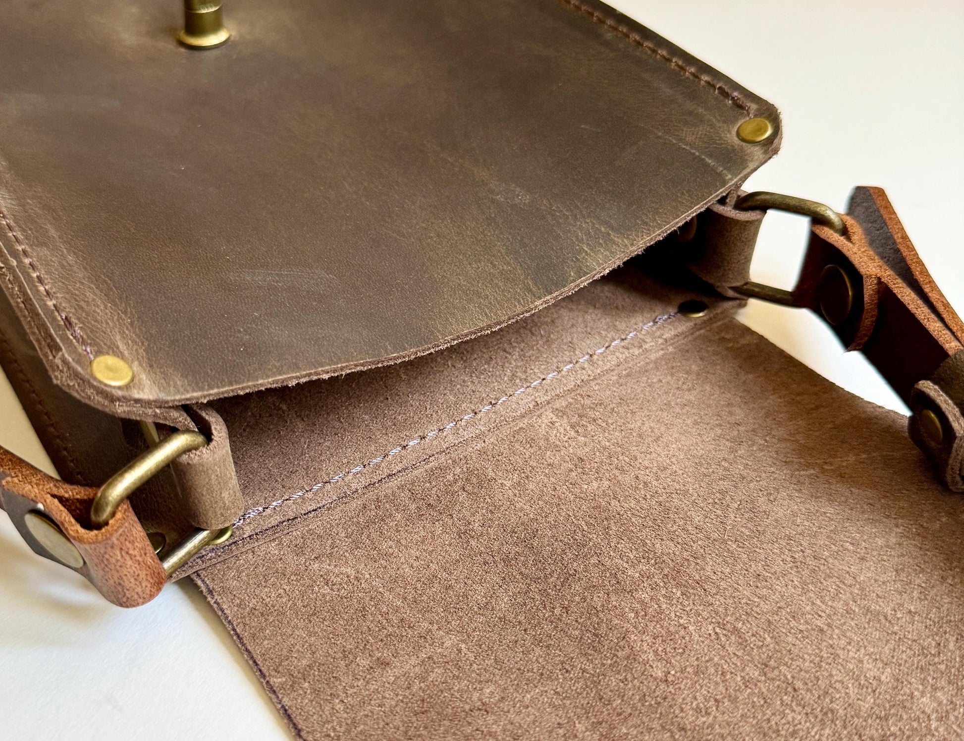 Handmade Brown Leather Crossbody Bag Everyday Unisex Shoulder Bag