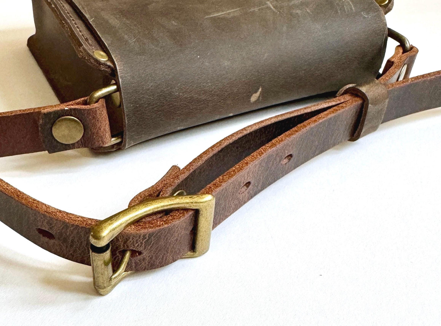 Handmade Brown Leather Crossbody Bag Everyday Unisex Shoulder Bag