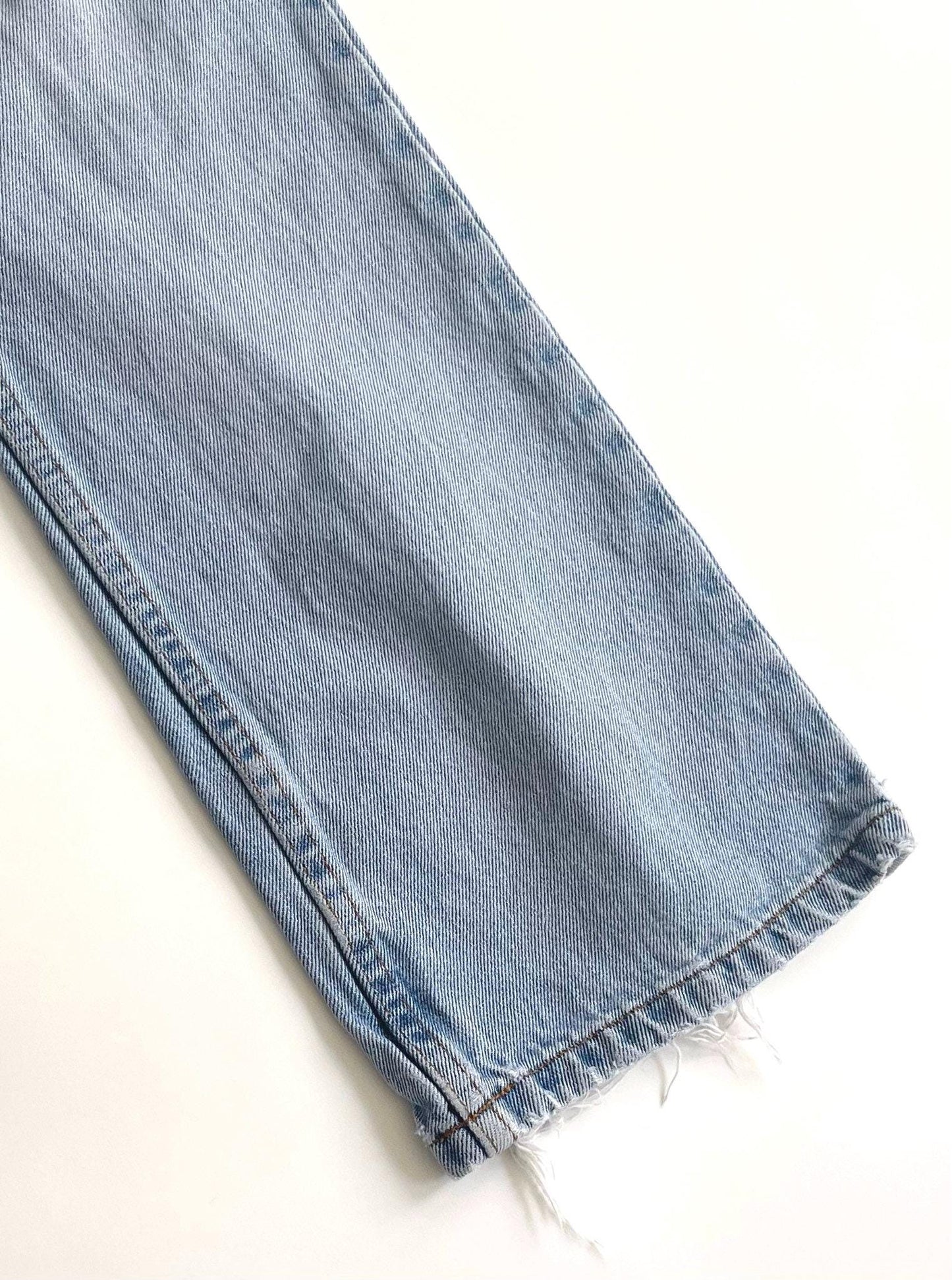 Vintage 90s Jeans Light Wash Denim Measured 27 x 29
