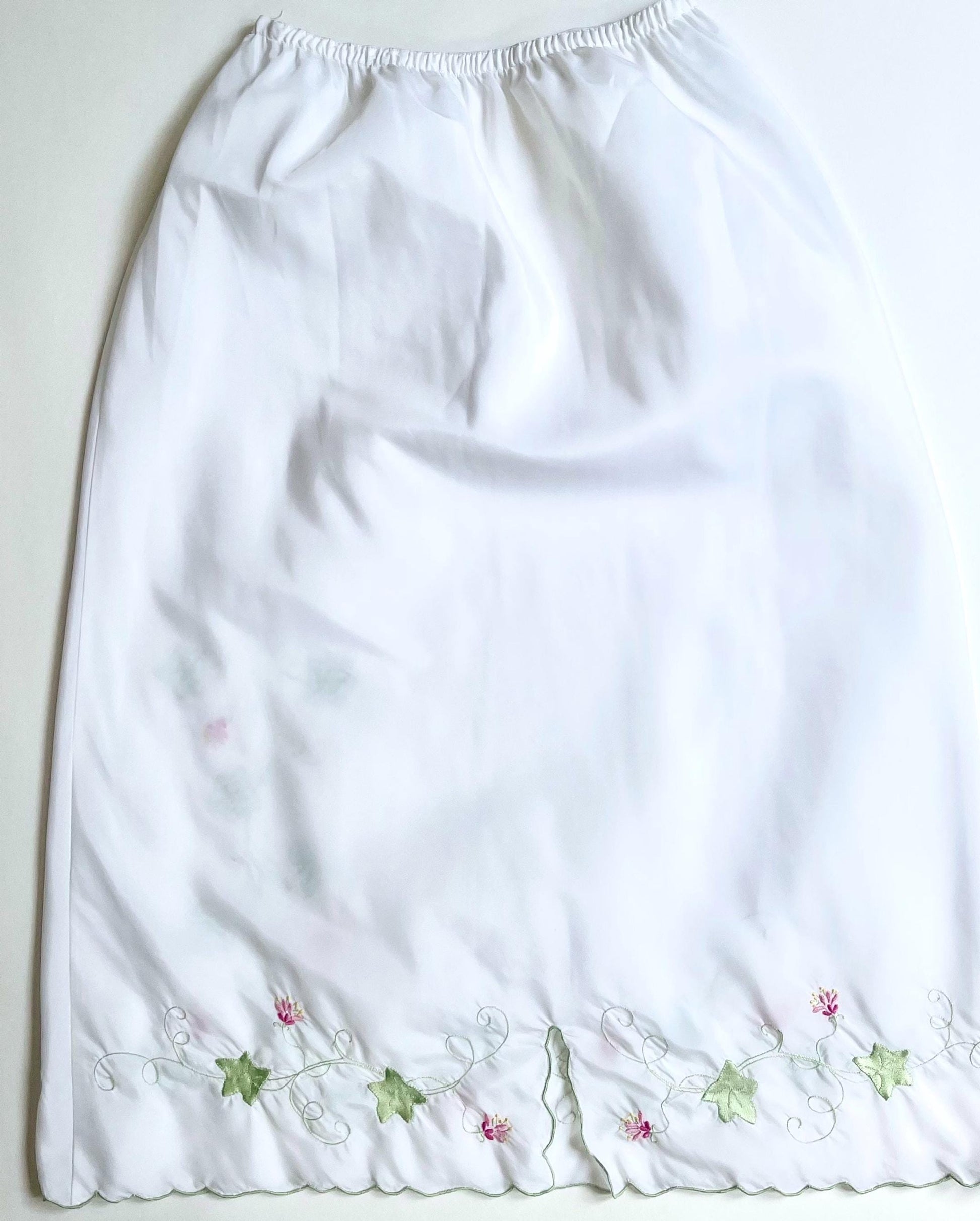Odette Barsa Floral Half Slip Skirt Vintage 60s Matej for Odette Barsa Sleepwear Lingerie White Botanical Flower Applique