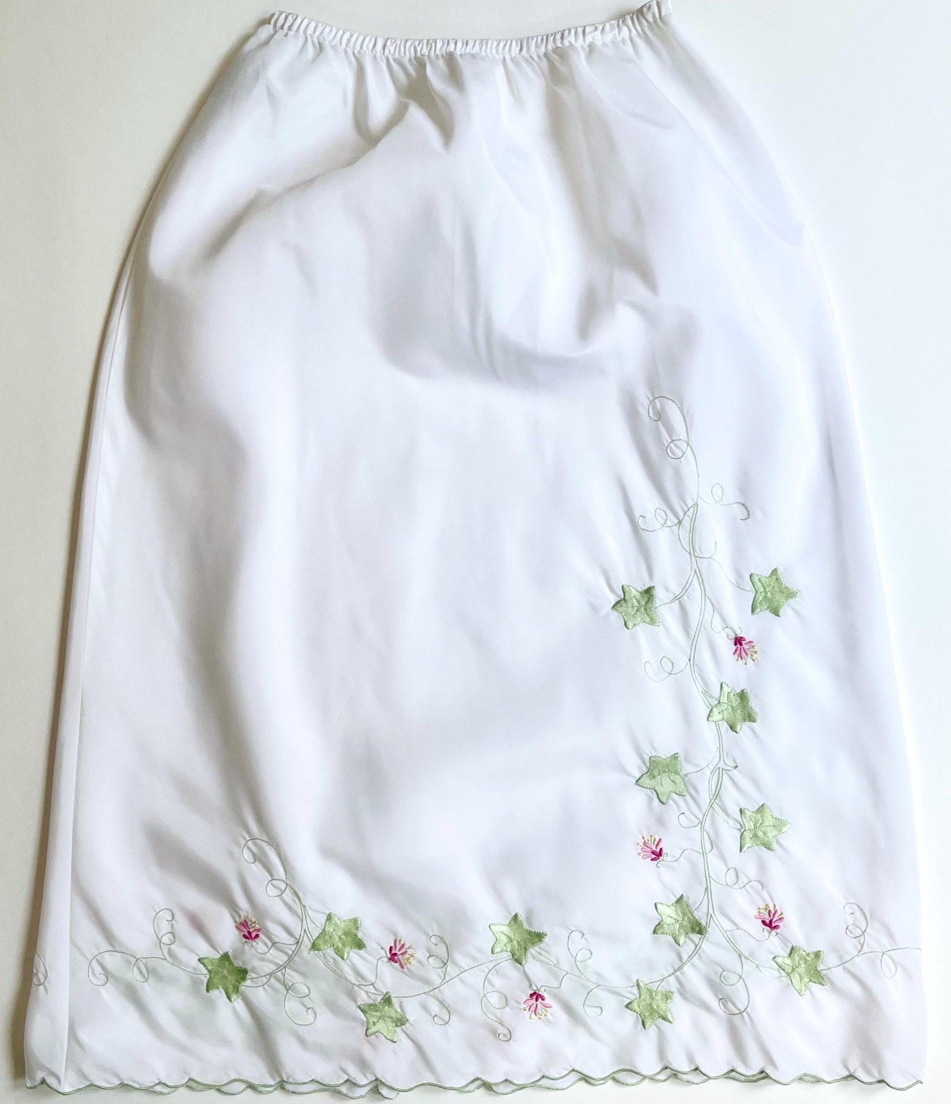 Odette Barsa Floral Half Slip Skirt Vintage 60s Matej for Odette Barsa Sleepwear Lingerie White Botanical Flower Applique