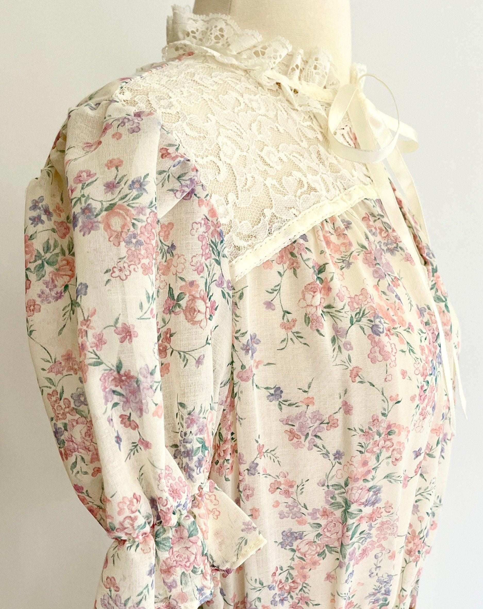Vintage 70s Pastel Floral Prairie Dress Lace Trim Short Sleeve