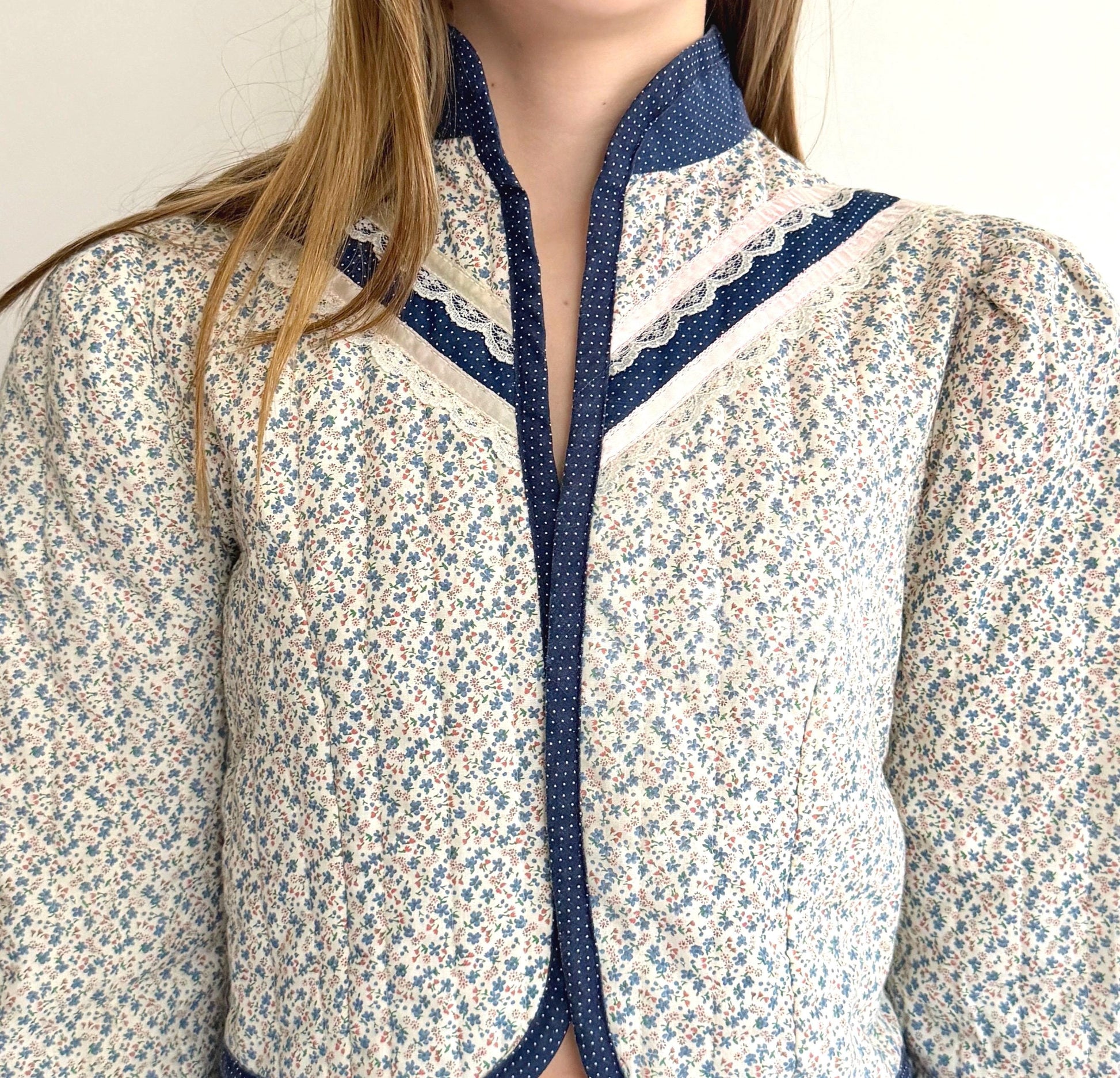 Vintage 70s Gunne Sax Cropped Top Jacket Lightly Quilted Ditsy Floral Print Cotton