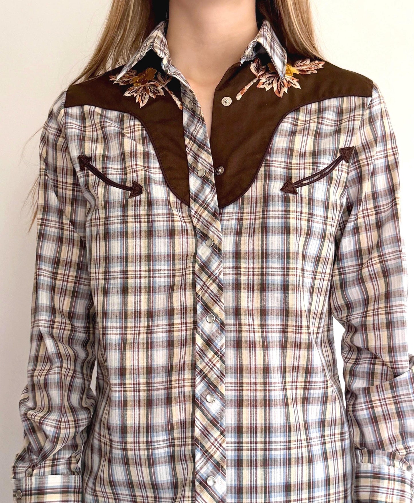 Vintage Embroidered Western Shirt 70s Cowgirl Plaid Snap Shirt Floral Embroidery