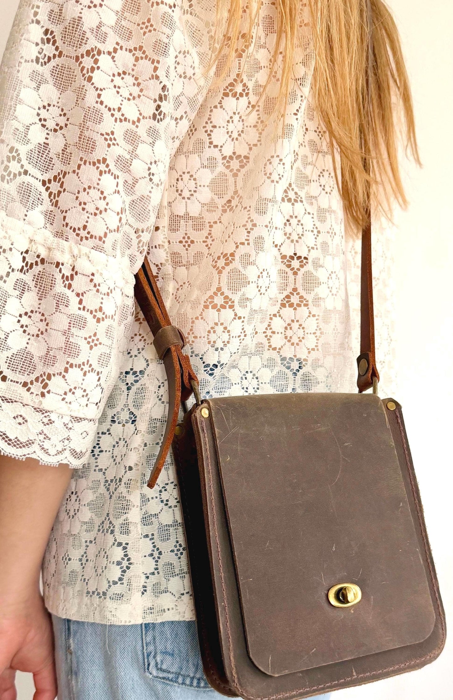 Handmade Brown Leather Crossbody Bag Everyday Unisex Shoulder Bag