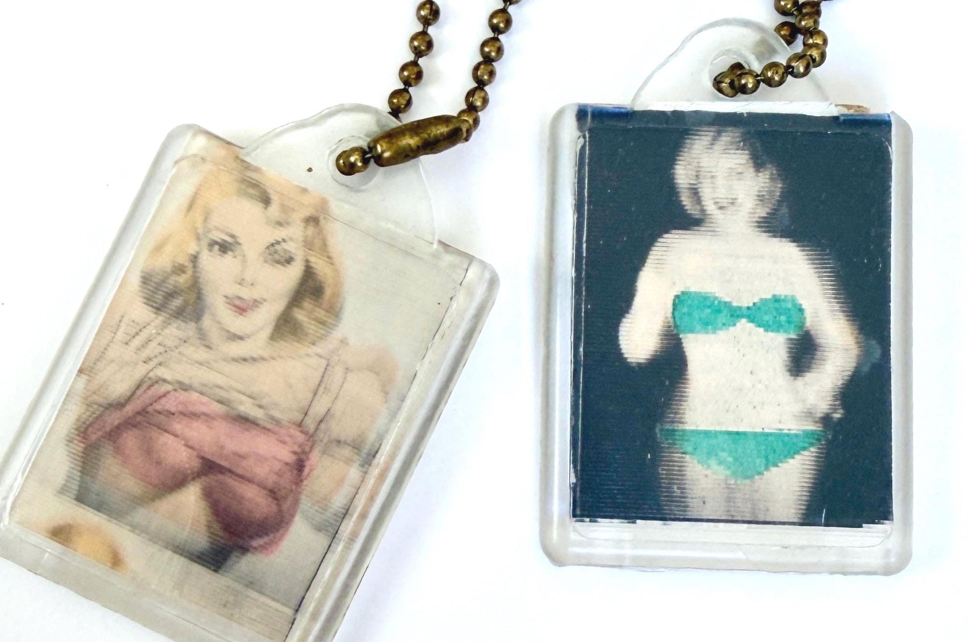 Vintage Hologram Keychain Woman in Bikini Mid Century Advertising