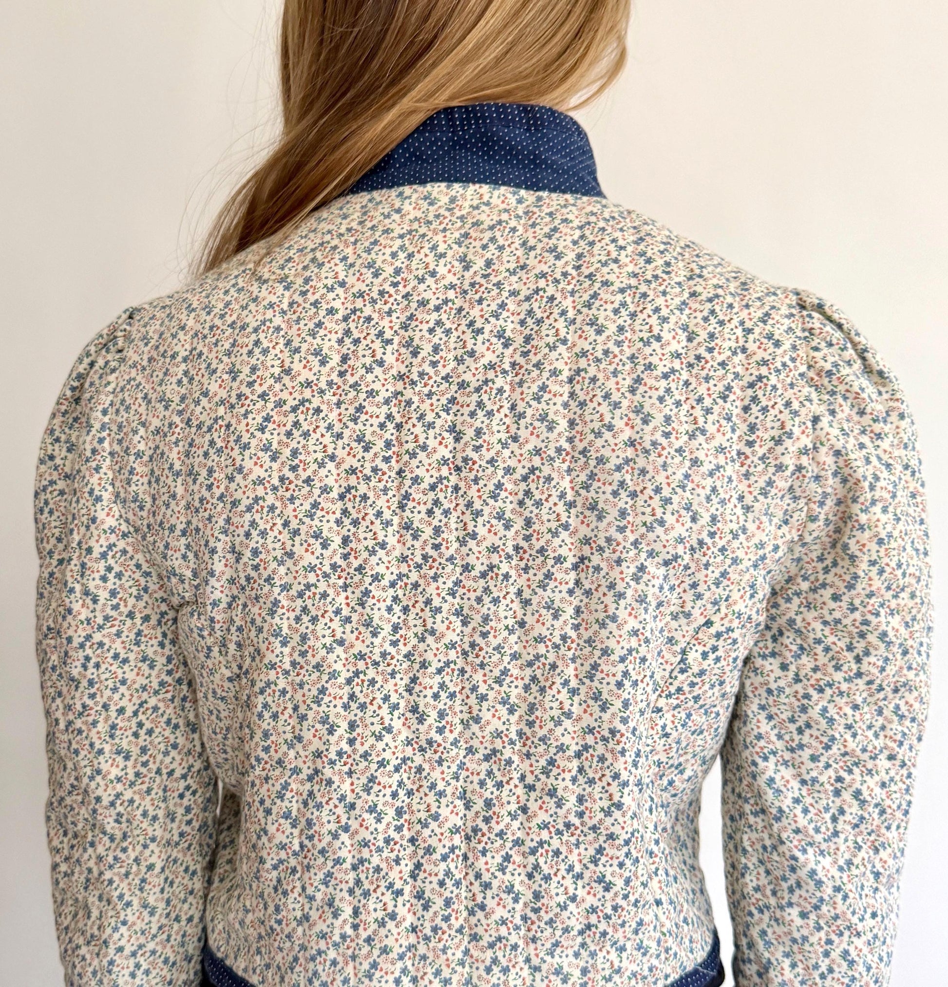 Vintage 70s Gunne Sax Cropped Top Jacket Lightly Quilted Ditsy Floral Print Cotton
