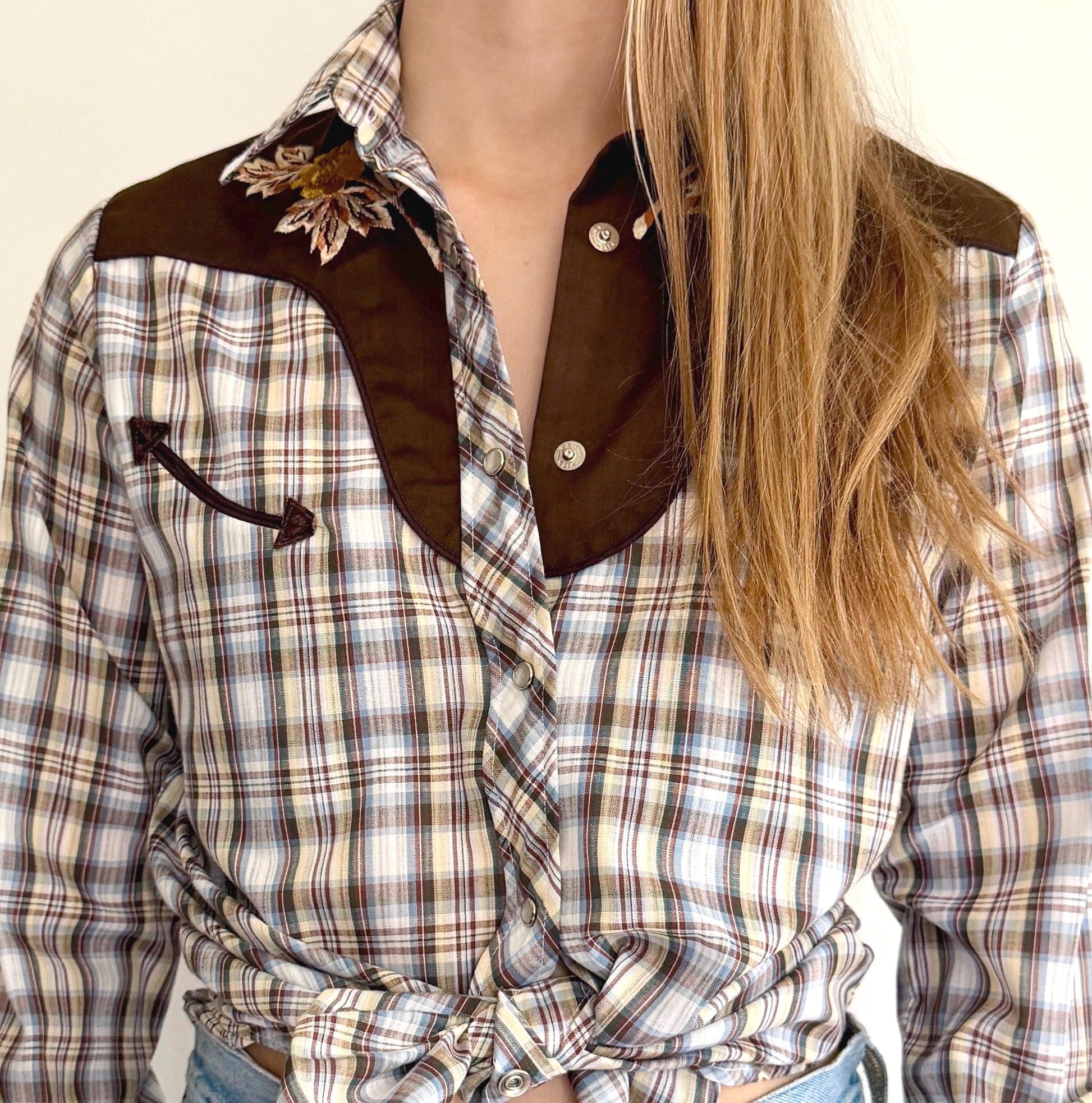 Vintage Embroidered Western Shirt 70s Cowgirl Plaid Snap Shirt Floral Embroidery