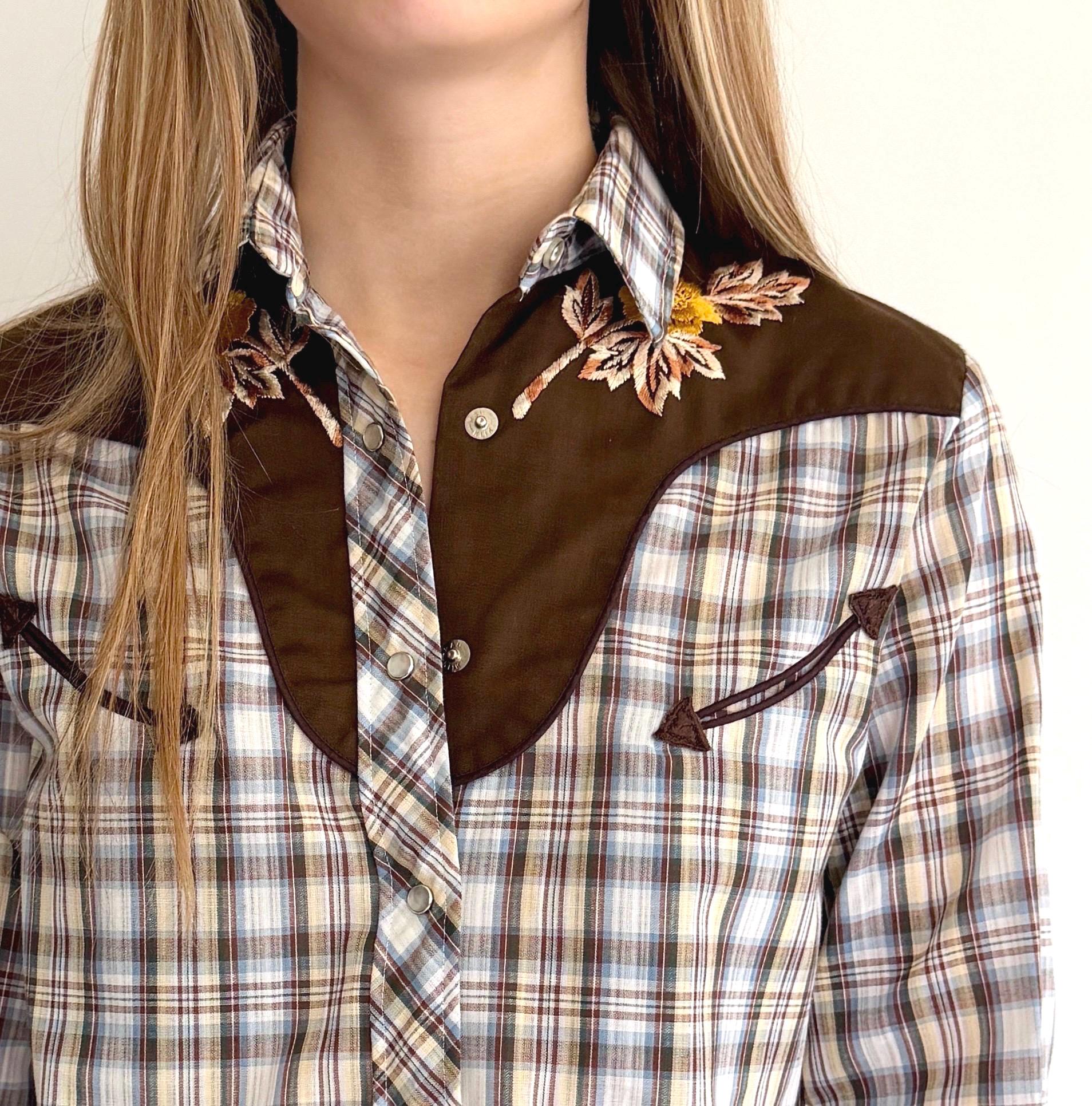 Vintage Embroidered Western Shirt 70s Cowgirl Plaid Snap Shirt Floral Embroidery