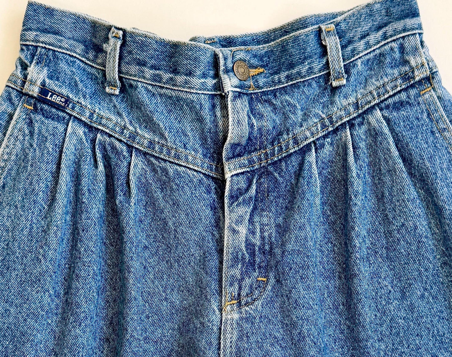 Vintage 80s Lee Mom Jeans High Waist Medium Wash Denim