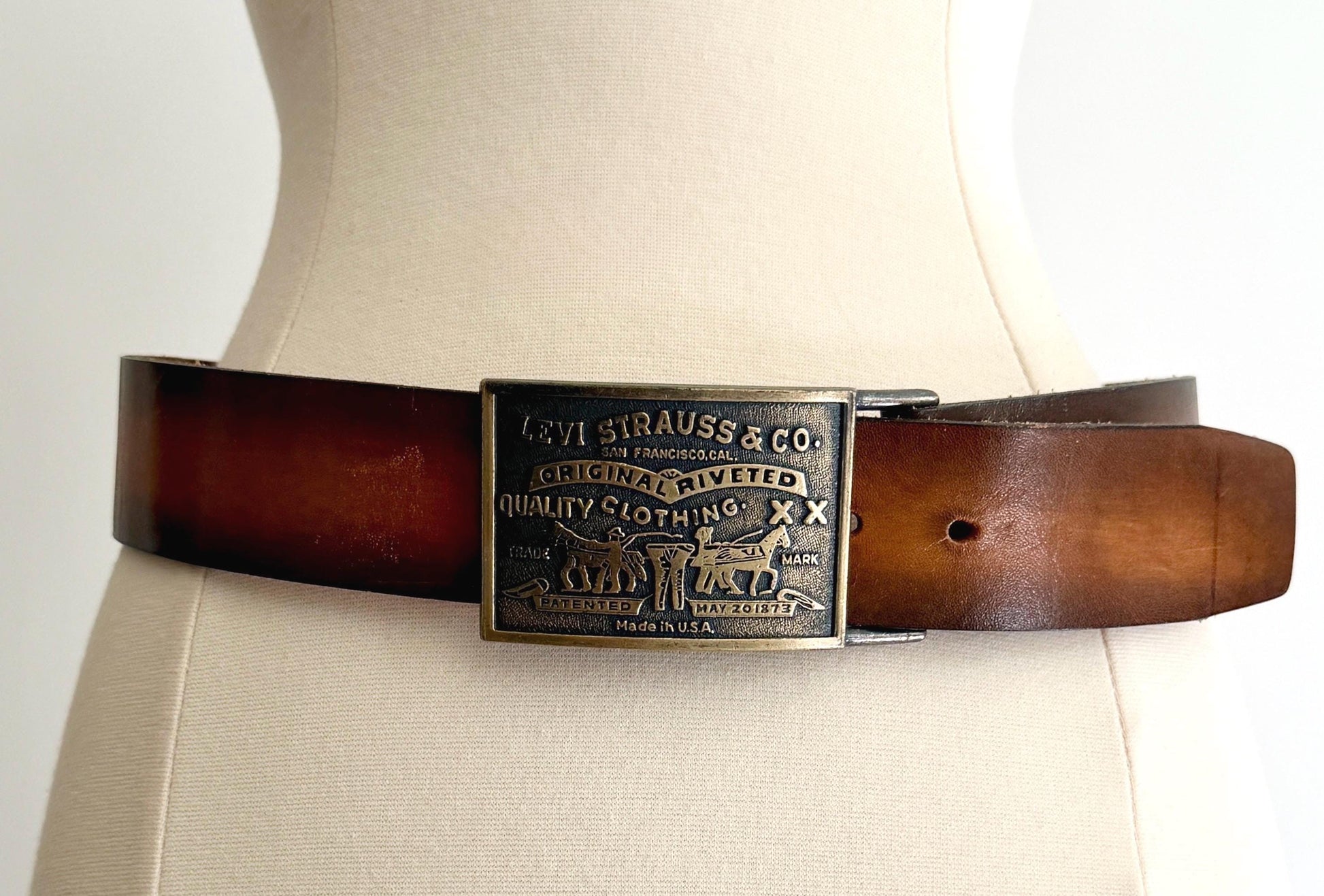 Vintage 70s 80s Levis Belt Brown Hand Stained Cowhide Leather Strap 32