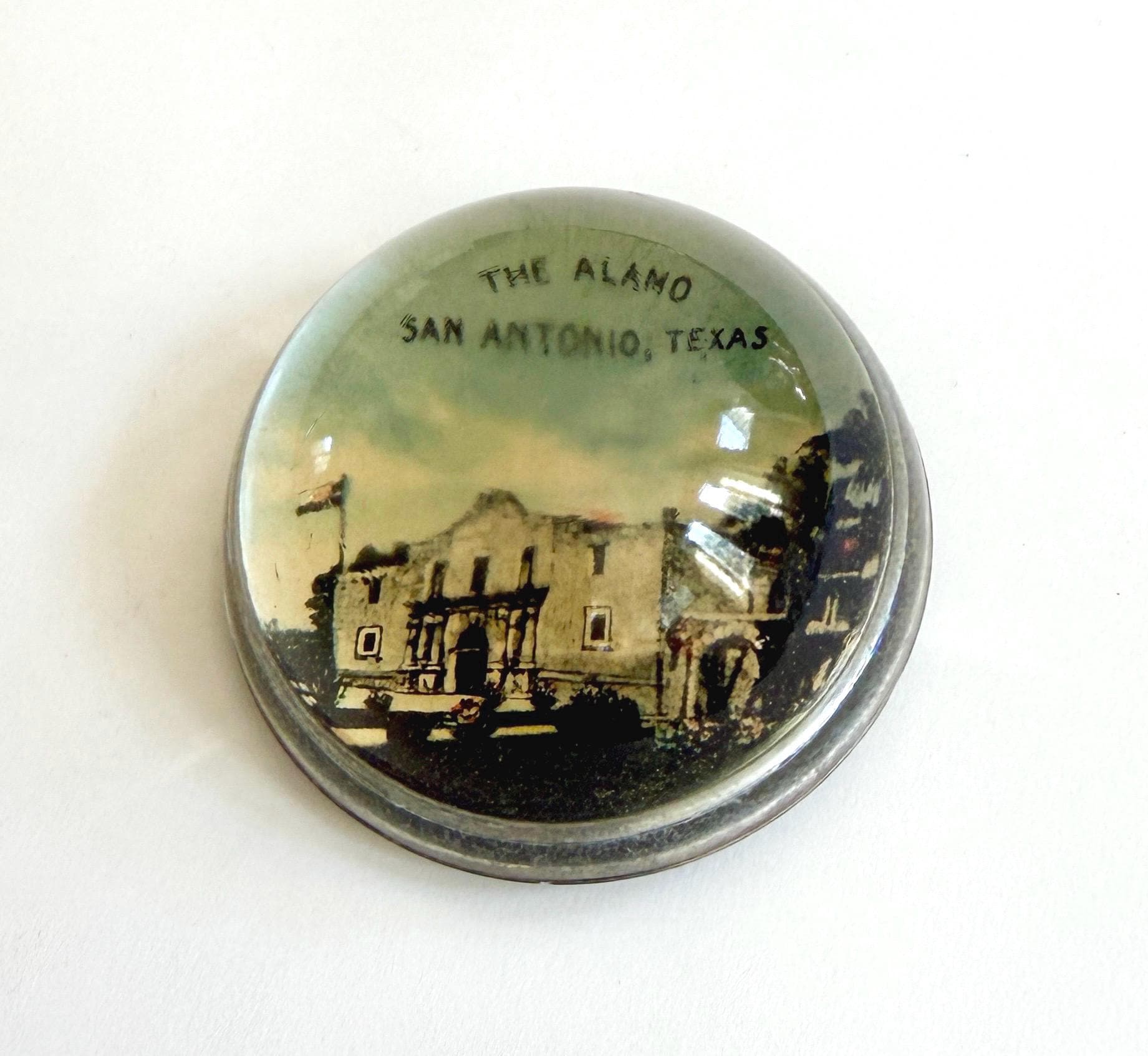 Vintage Texas Souvenir Glass Dome Paperweight The Alamo San Antonio