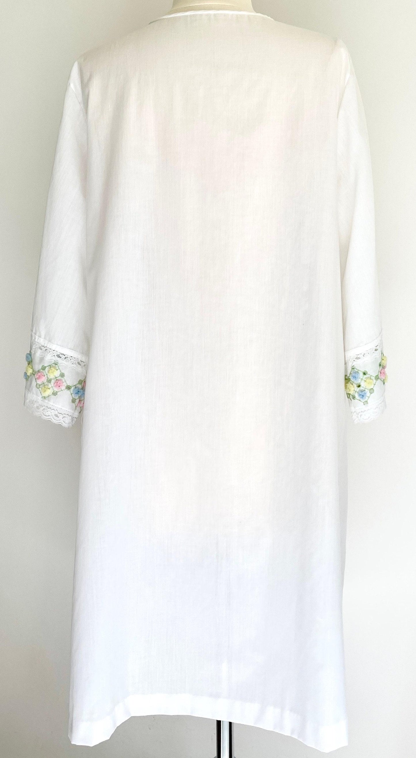 Vintage White Cover Up House Dress Pastel Floral and Lace