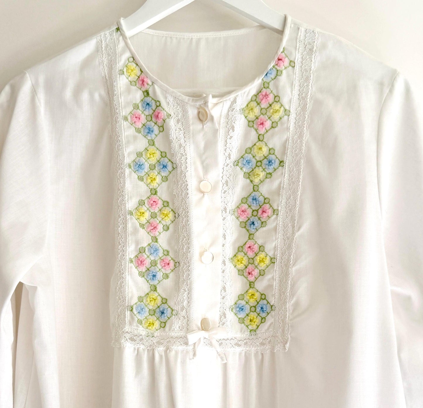 Vintage White Cover Up House Dress Pastel Floral and Lace