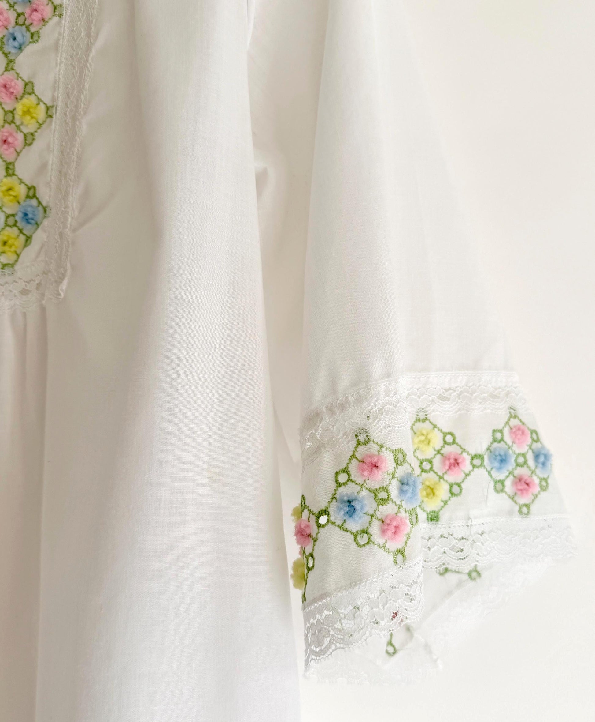 Vintage White Cover Up House Dress Pastel Floral and Lace