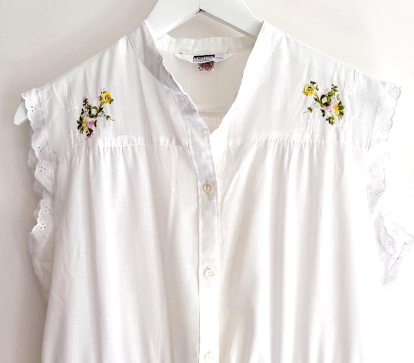 Vintage 70s Floral Embroidered White Sleeveless Summer Dress