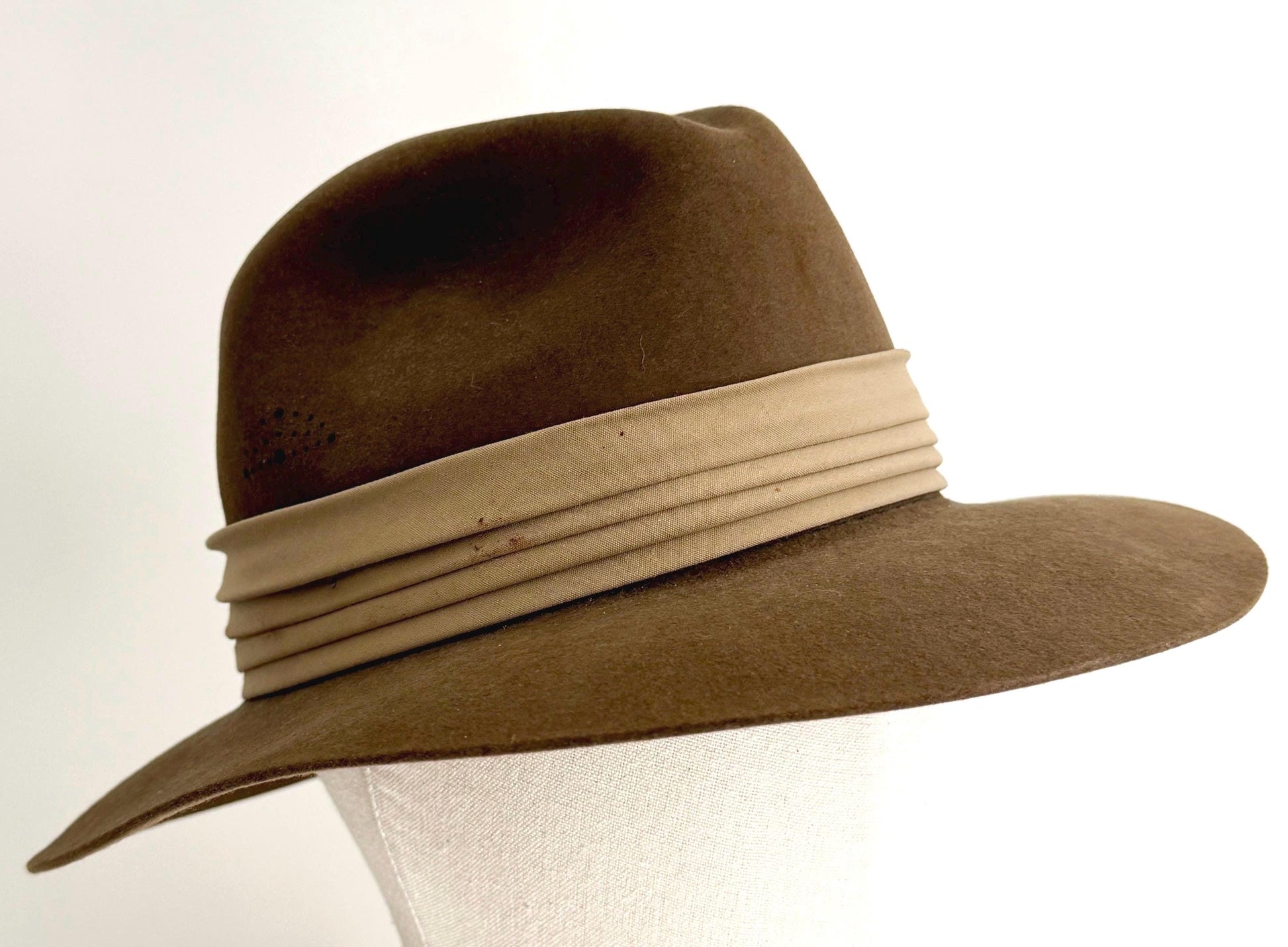 Vintage Banana Republic Travel & Safari Fedora Hat Brown Fur Felt Made in USA