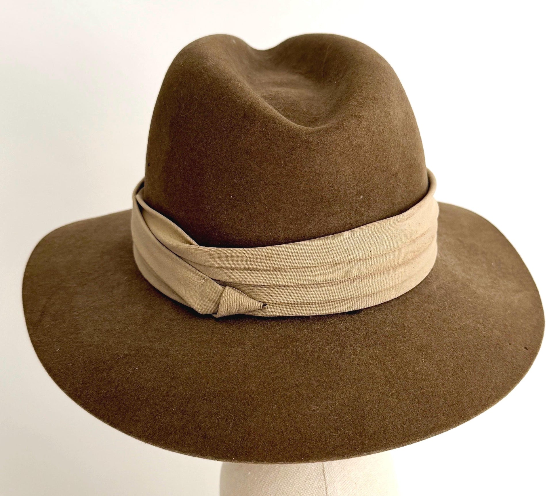 Vintage Banana Republic Travel & Safari Fedora Hat Brown Fur Felt Made in USA