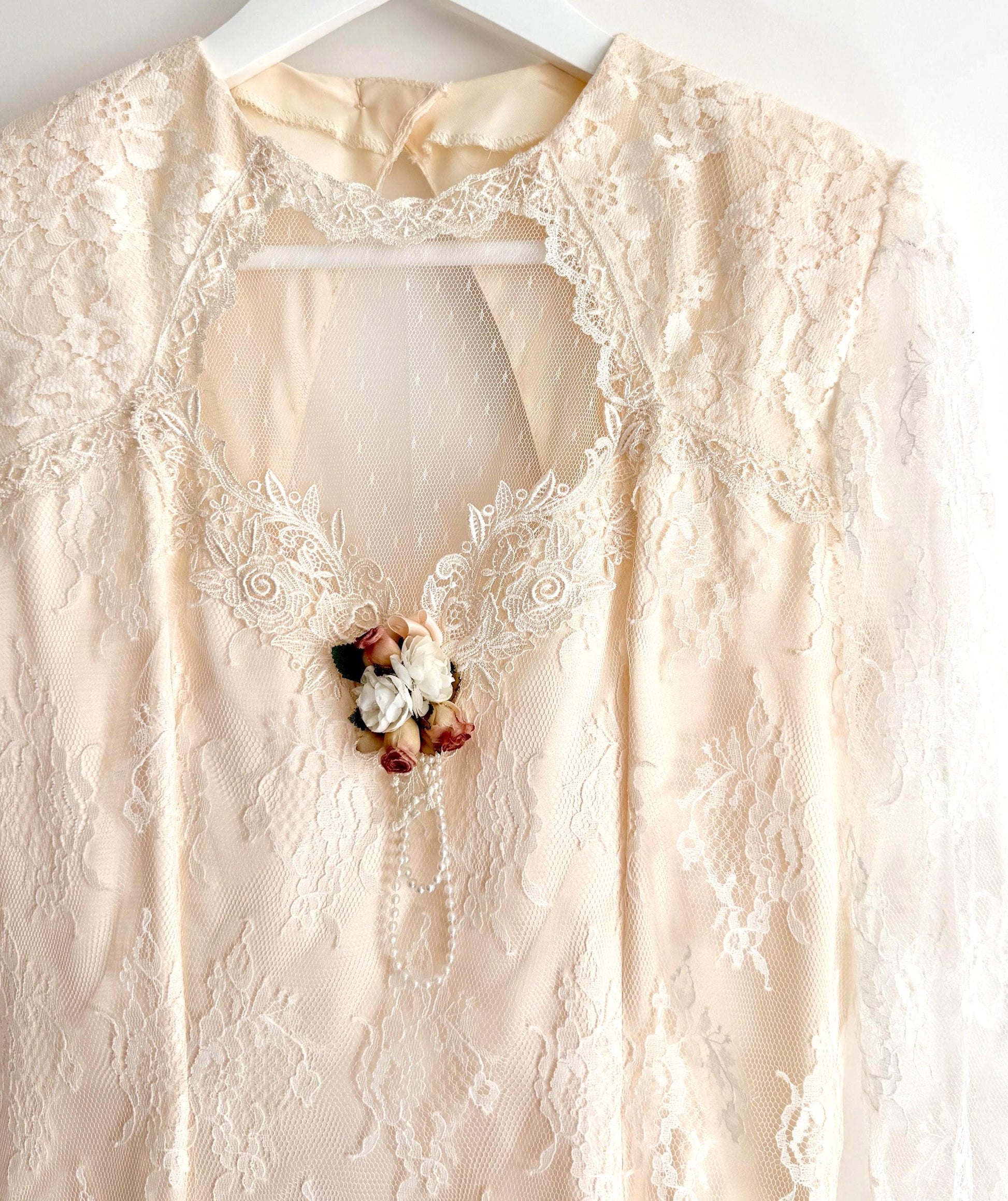 Vintage Lace Wedding Dress 70's 80's Susan Lane's Country Elegance Long Sleeve with Keyhole Back