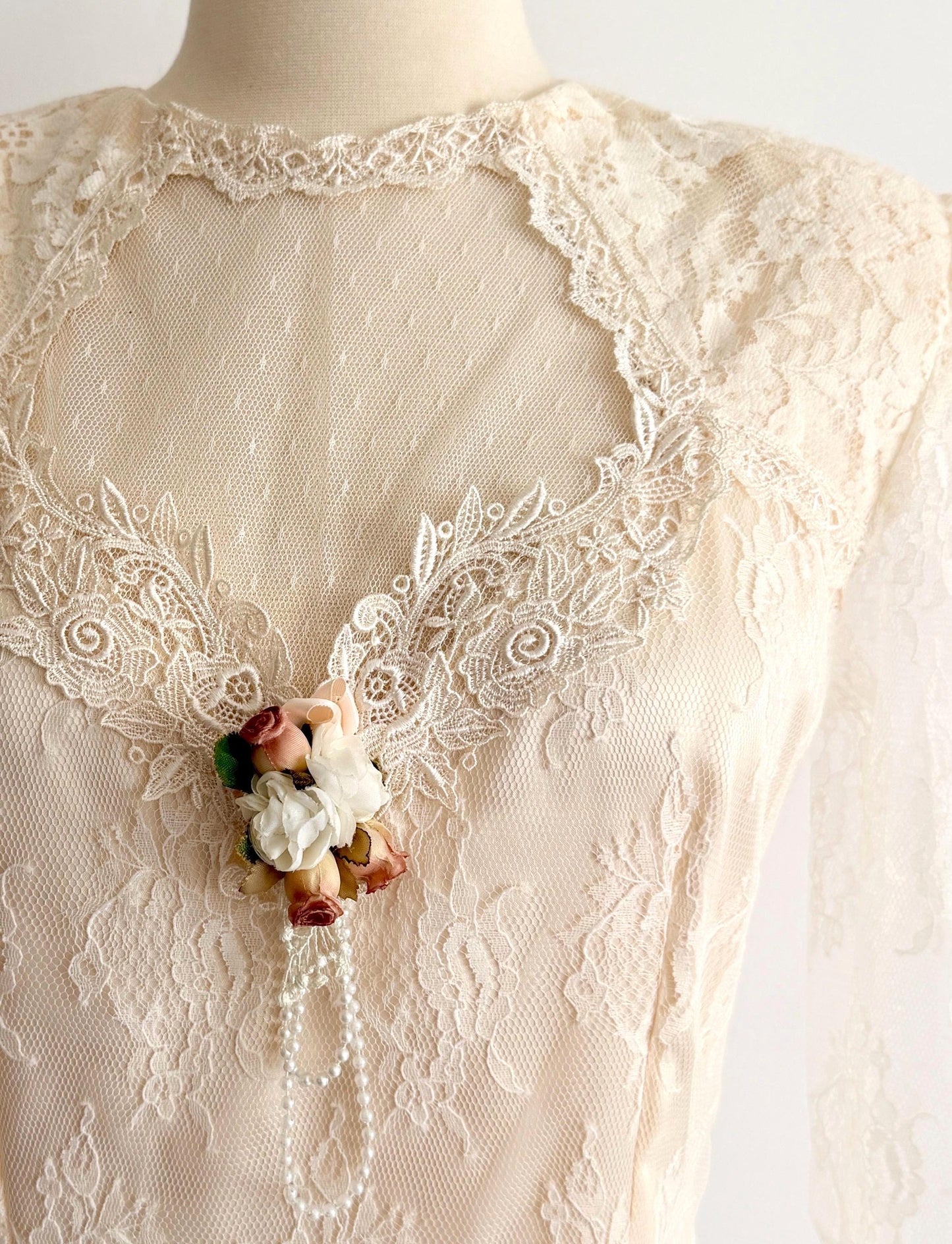 Vintage Lace Wedding Dress 70's 80's Susan Lane's Country Elegance Long Sleeve with Keyhole Back