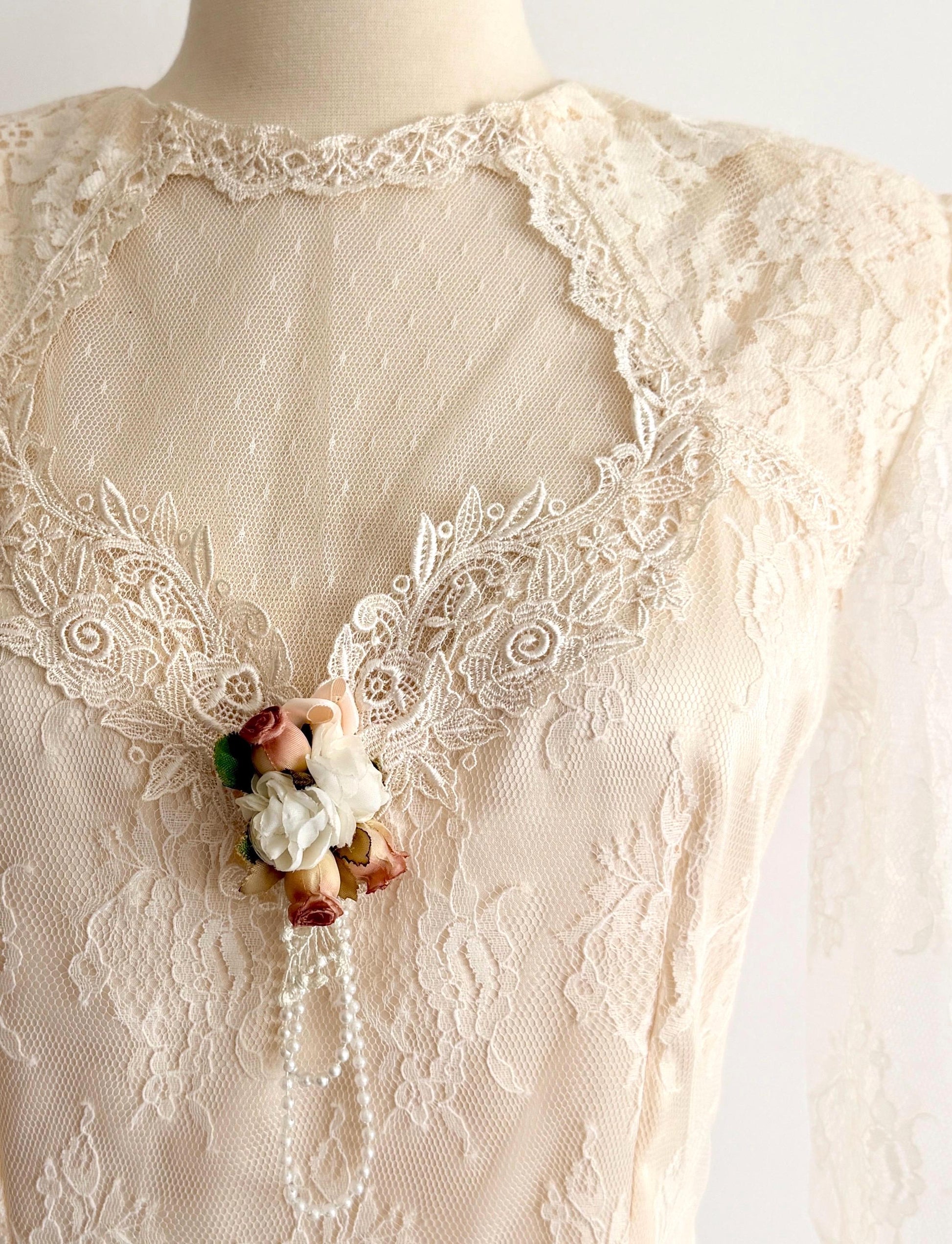 Vintage Lace Wedding Dress 70's 80's Susan Lane's Country Elegance Long Sleeve with Keyhole Back
