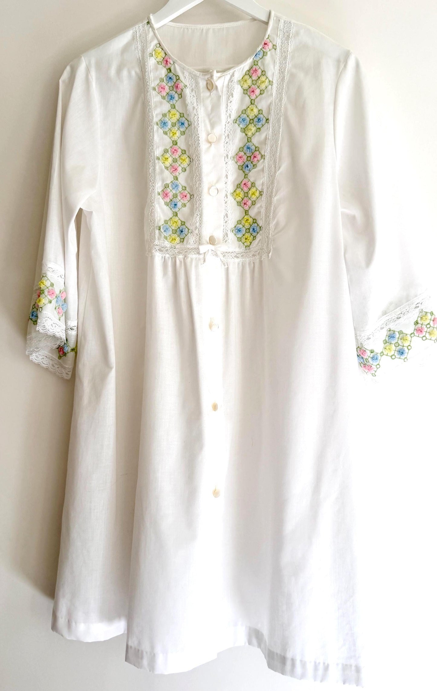 Vintage White Cover Up House Dress Pastel Floral and Lace