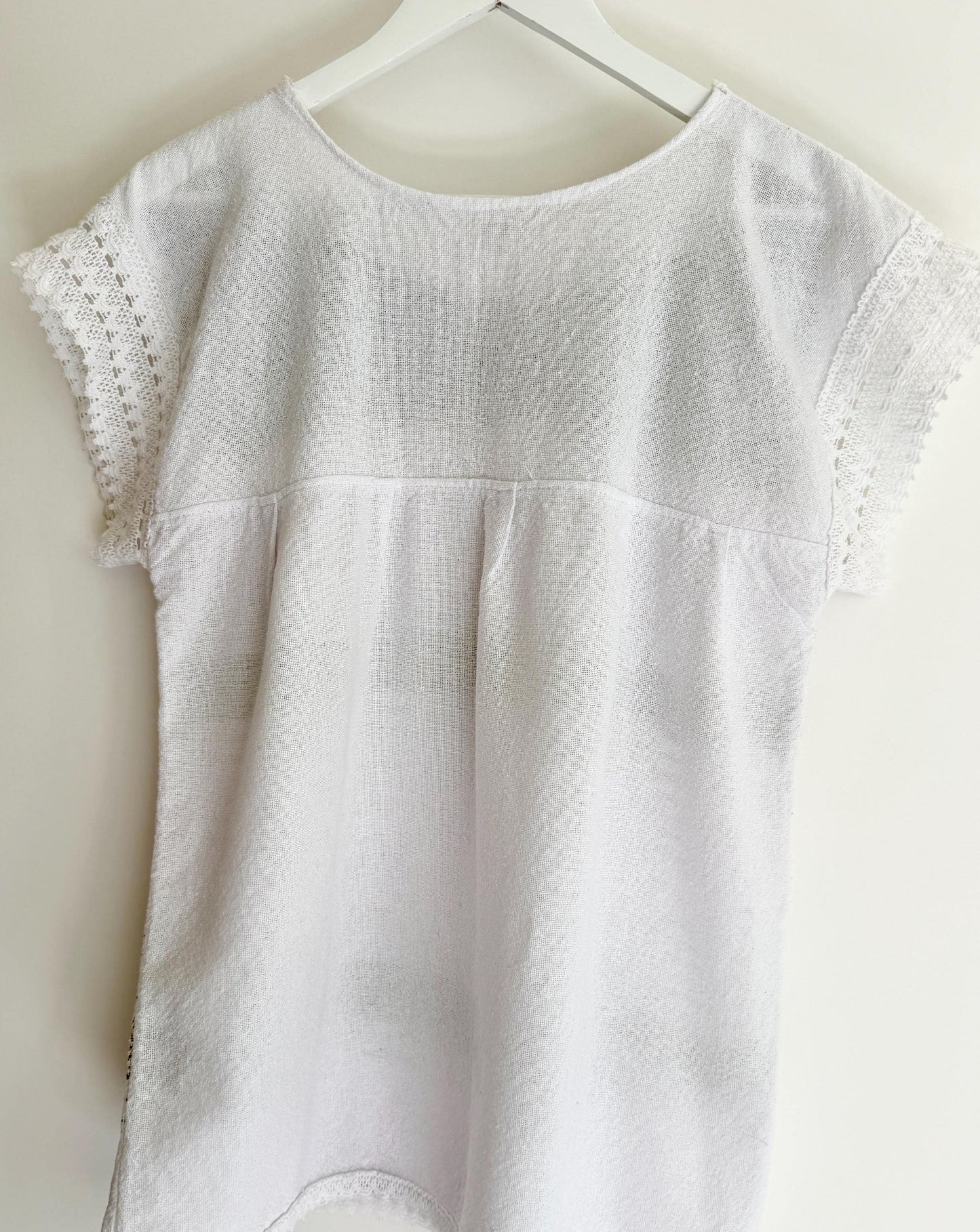 Embroidered Floral Tunic Top Vintage 70s Made in Mexico White Cotton