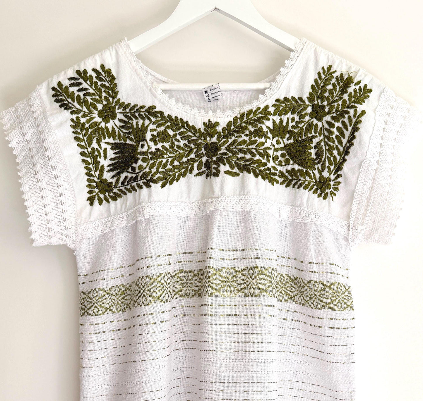 Embroidered Floral Tunic Top Vintage 70s Made in Mexico White Cotton