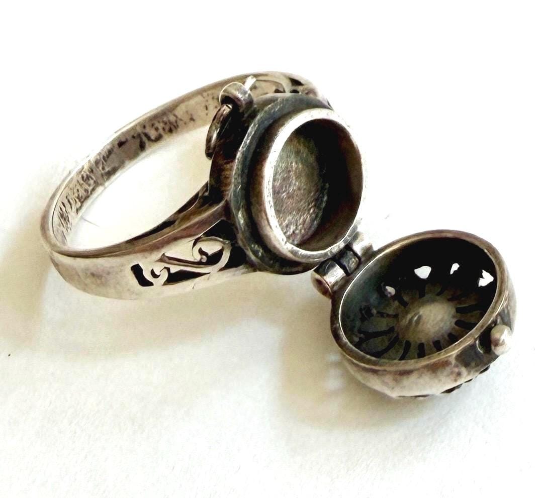 Vintage Sterling Silver Poison Ring Floral Locket Face Size 5.5