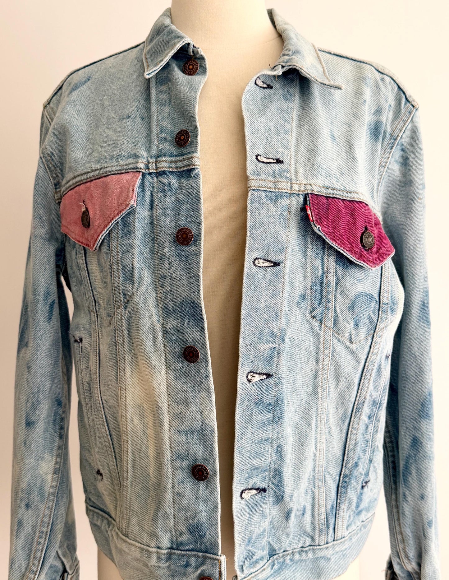 Vintage 80s Levis Denim Jacket Bleached Hand Painted Southwest Howling Coyote Made in USA