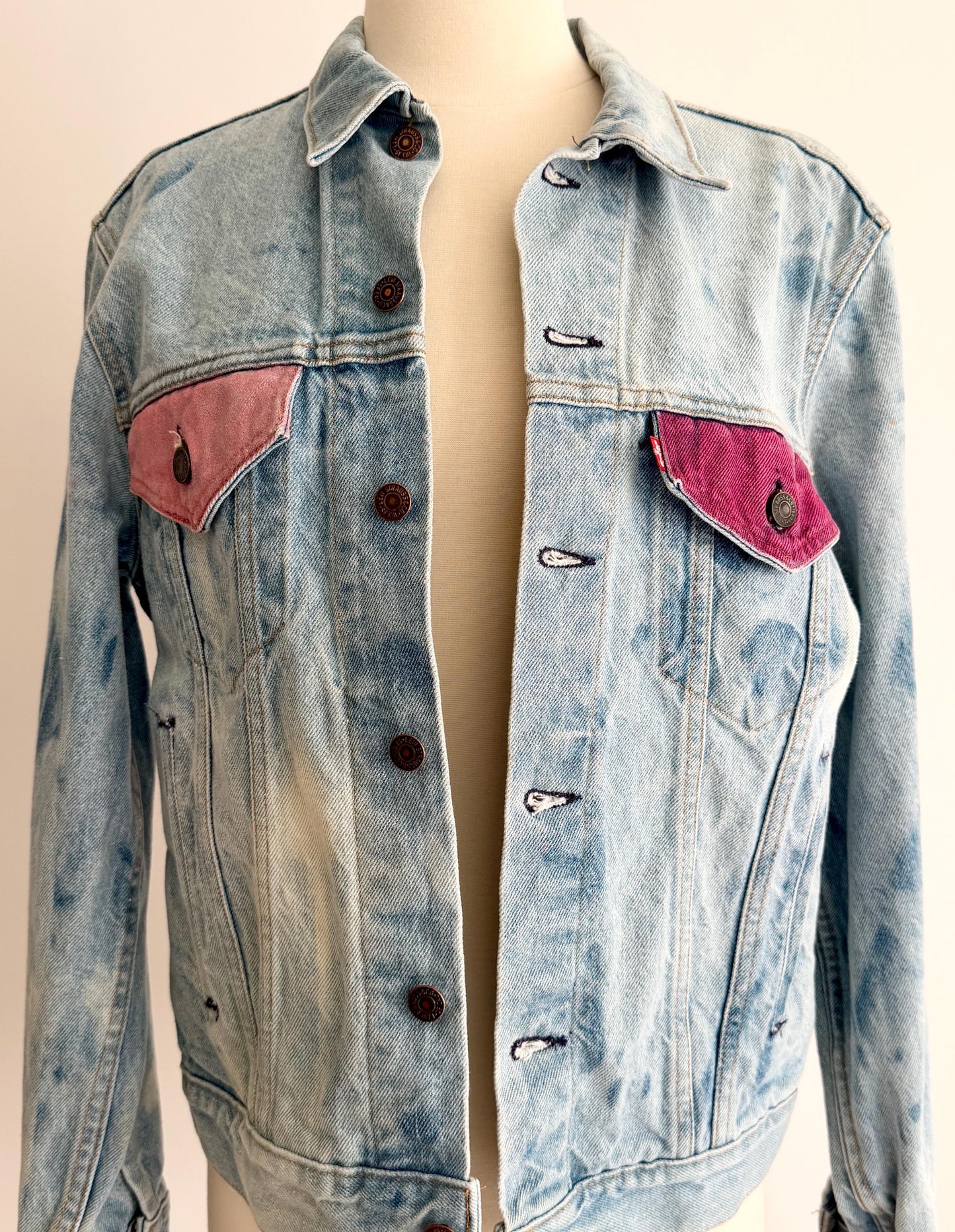 Vintage 80s Levis Denim Jacket Bleached Hand Painted Southwest Howling Coyote Made in USA