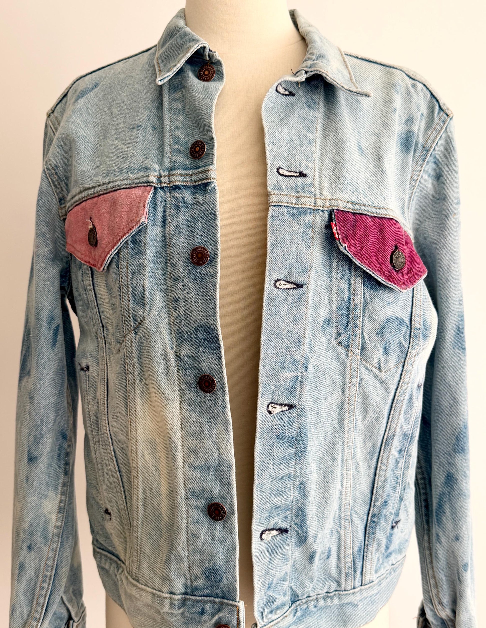 Vintage 80s Levis Denim Jacket Bleached Hand Painted Southwest Howling Coyote Made in USA