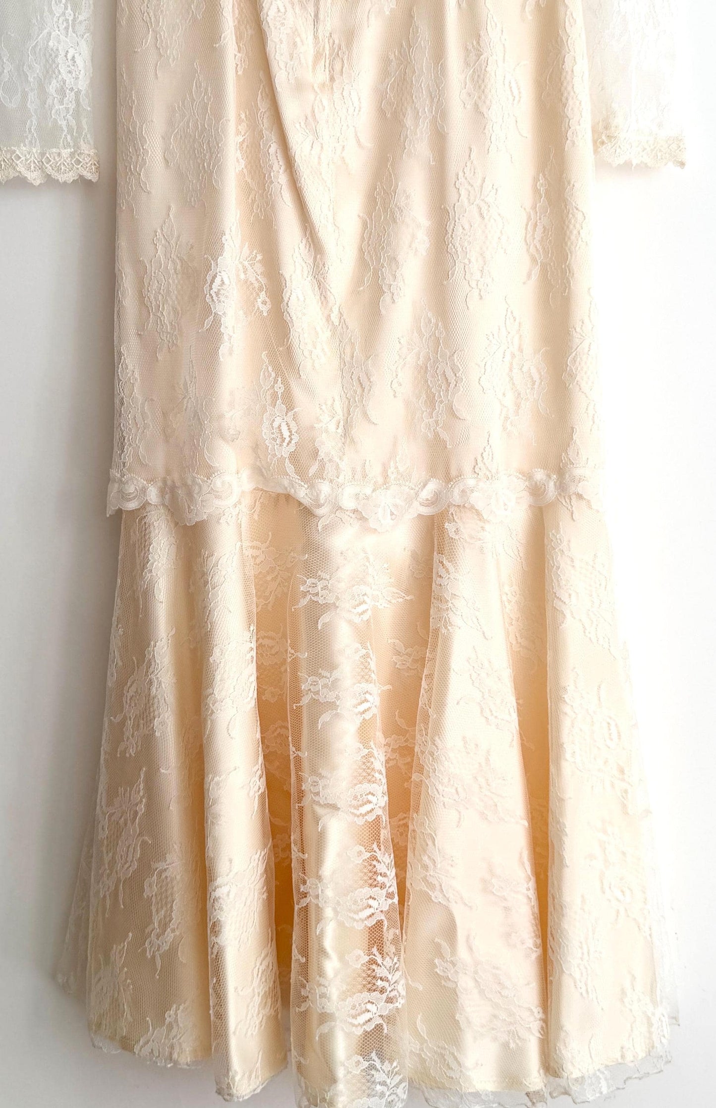 Vintage Lace Wedding Dress 70's 80's Susan Lane's Country Elegance Long Sleeve with Keyhole Back