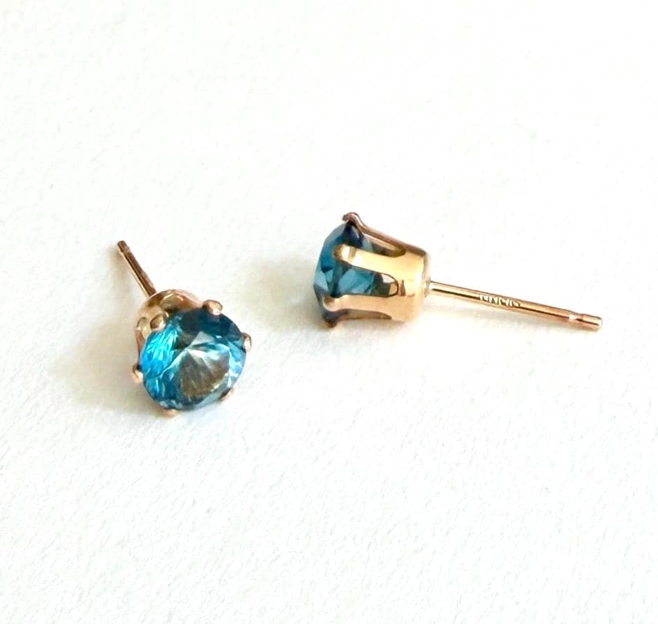 Vintage Solid 14K Gold Earrings Minimalist Blue Topaz Studs