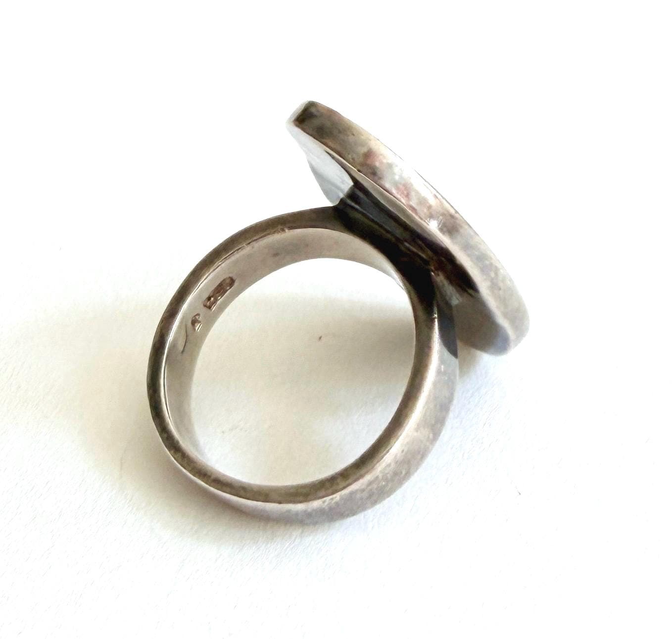 Vintage Sterling Silver Ring Oval Mother of Pearl Inlaid Face Size 5.75