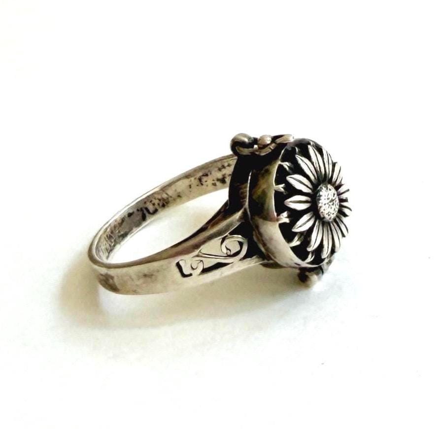 Vintage Sterling Silver Poison Ring Floral Locket Face Size 5.5