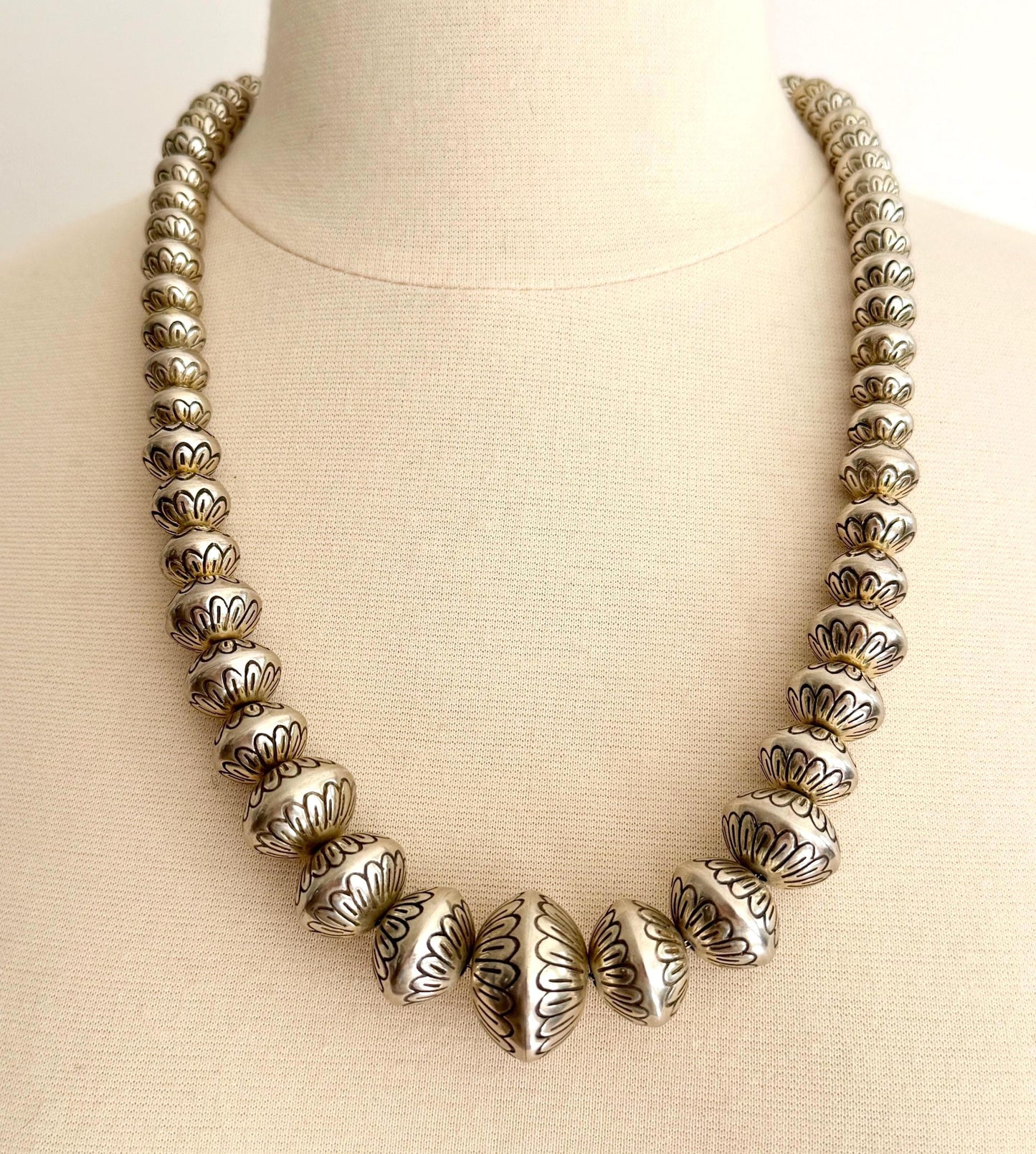 Vintage Navajo Pearl Necklace 158g Graduated Sterling Silver Beads 25"
