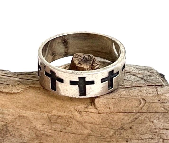 Vintage Sterling Silver Band Crucifix Cross Embossed Size 9