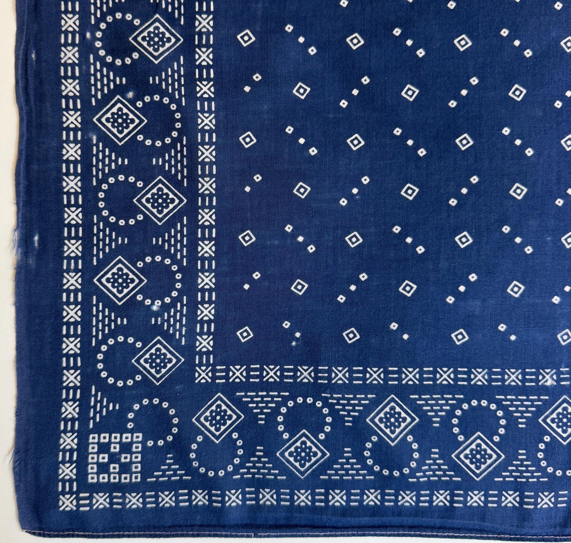 1940s Vintage Indigo Cotton Bandana Fast Color Trunk Down