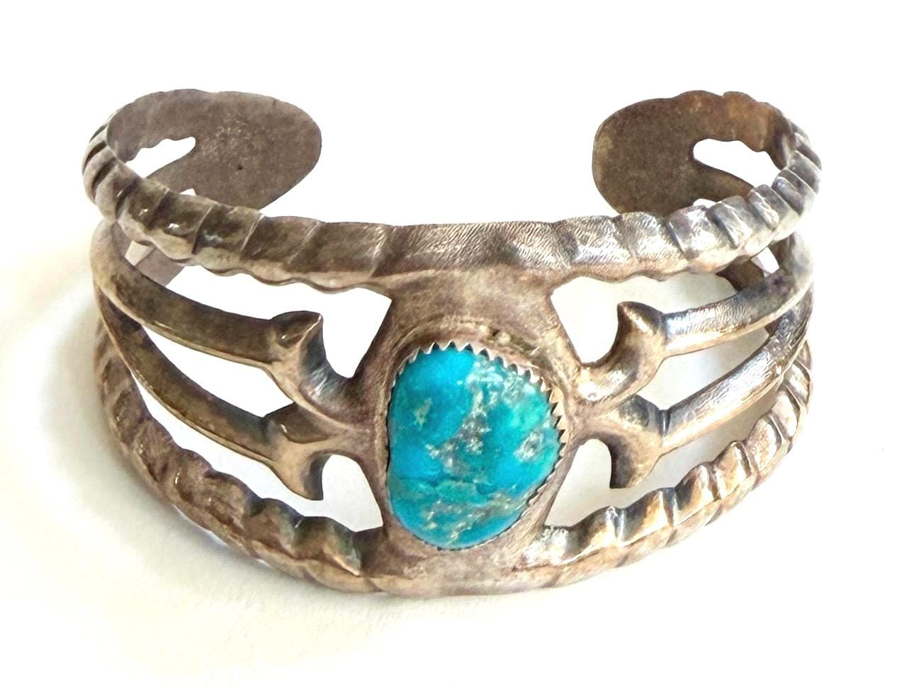 Vintage Navajo Turquoise Cuff Bracelet Cast Sterling Silver 50g