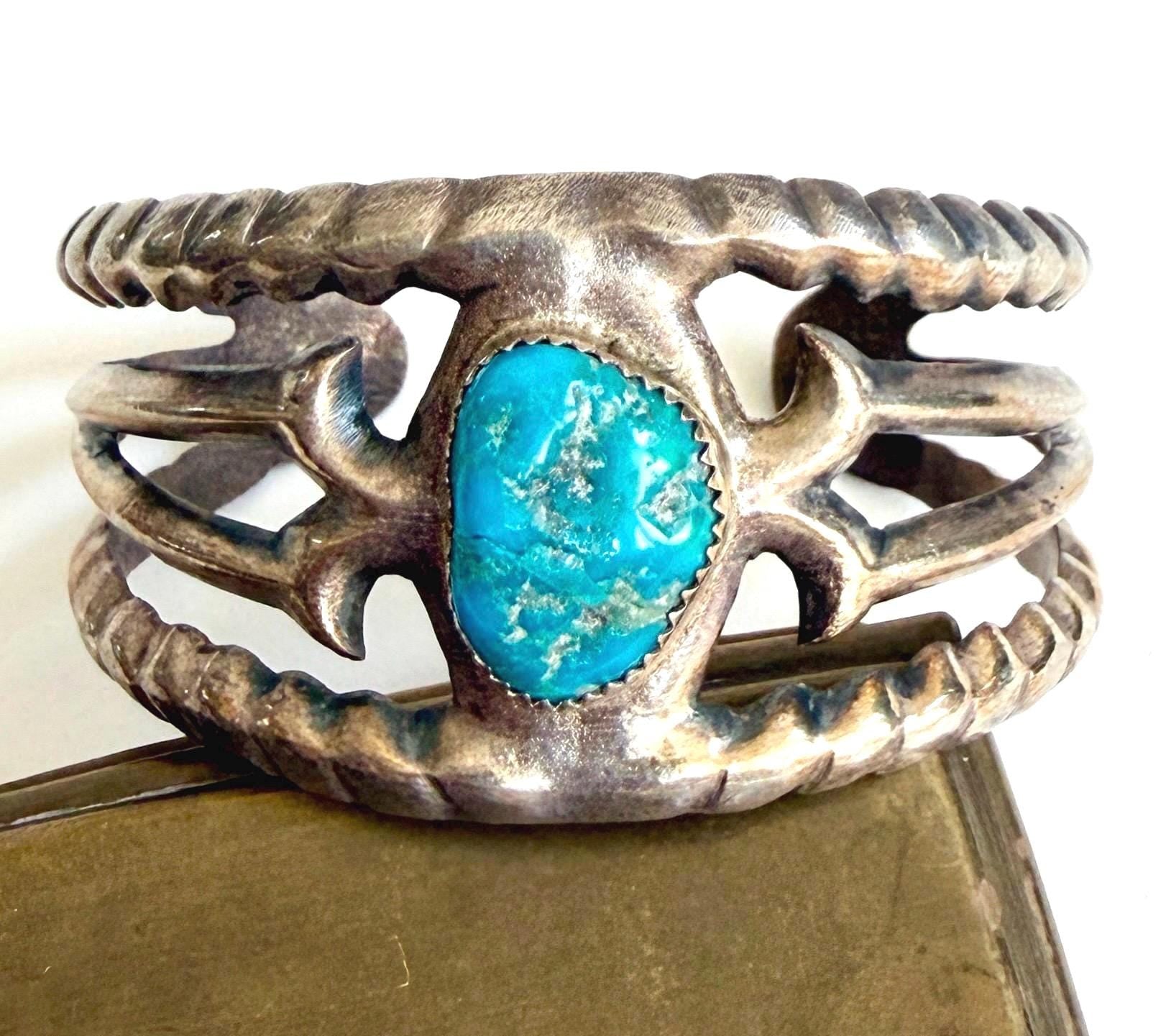 Vintage Navajo Turquoise Cuff Bracelet Cast Sterling Silver 50g